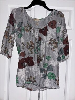 Floral Scoop-Neck Women’s Top in Gray with Green & Brown Flowers